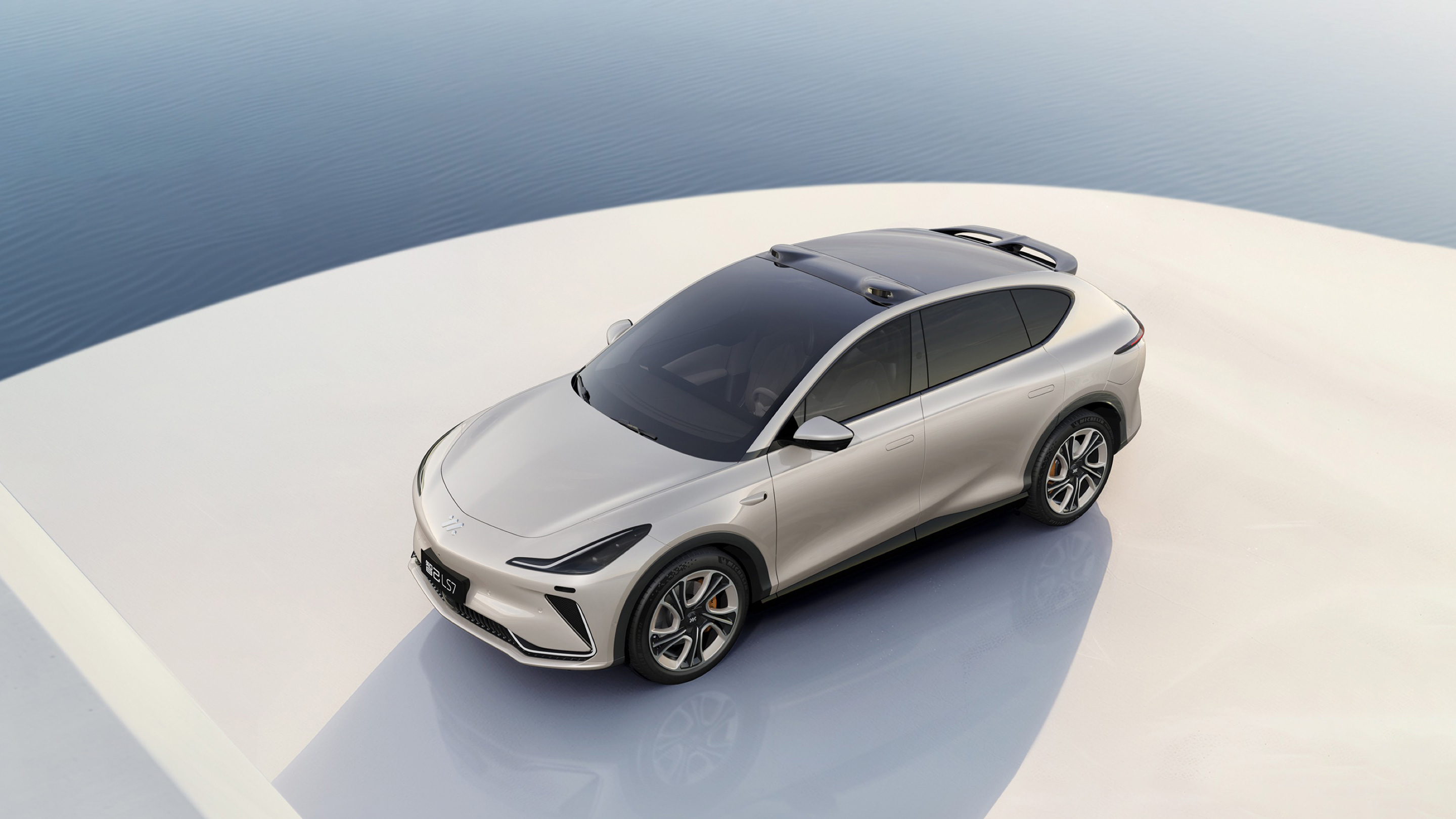 Электромобиль Zhiji LS7